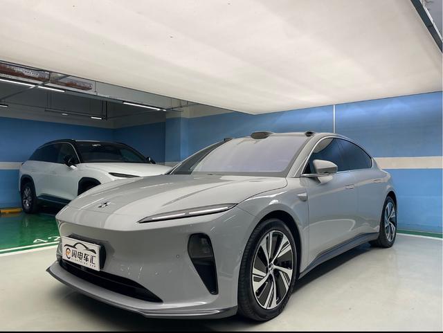 NIO ET5