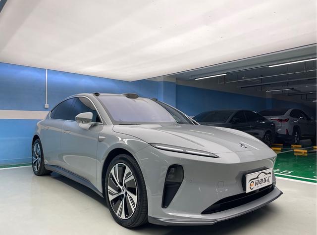 NIO ET5