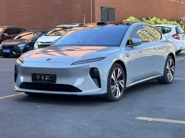 NIO ET5