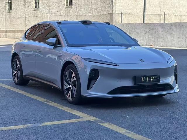 NIO ET5