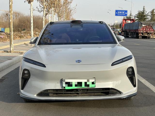 NIO ET5