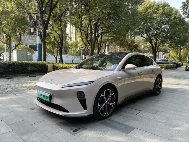 NIO ET5