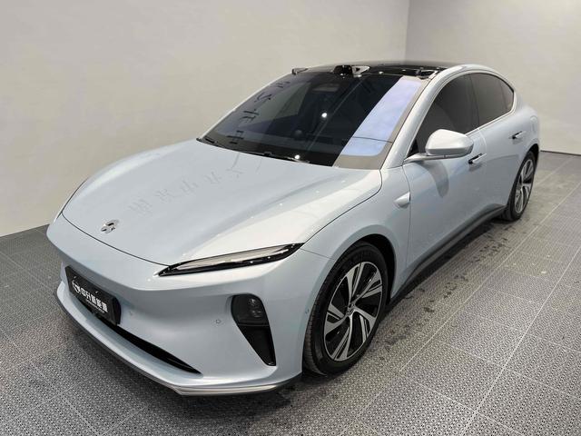 NIO ET5