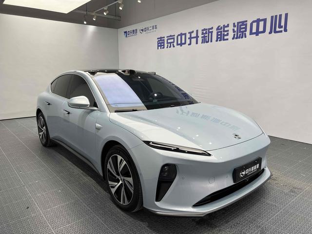 NIO ET5