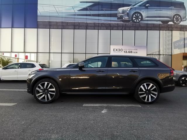 Volvo V90