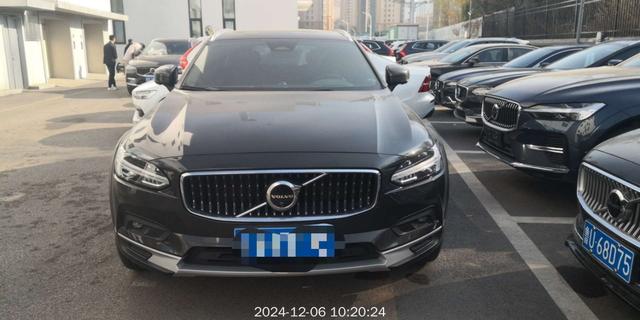 Volvo V90