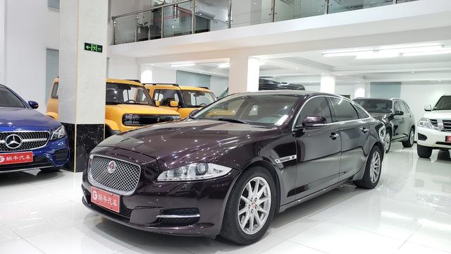 Jaguar XJ