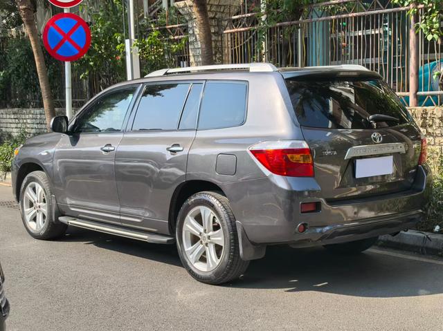 Toyota Highlander (imported)