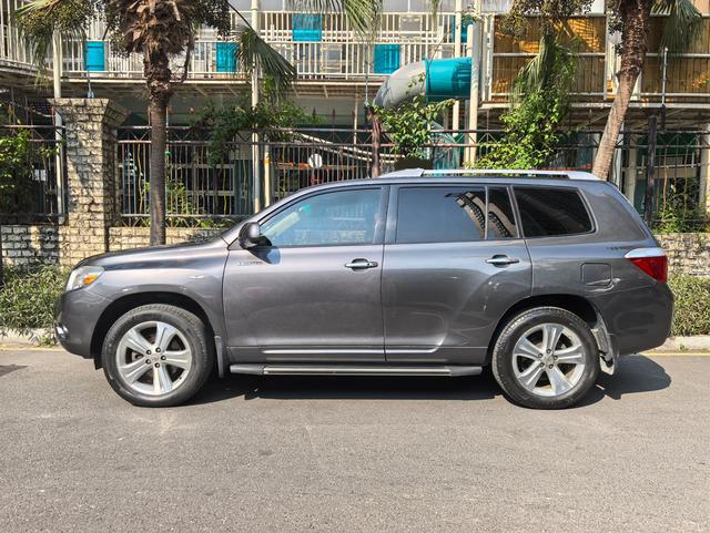 Toyota Highlander (imported)