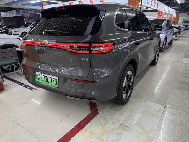 Geely Galaxy E5