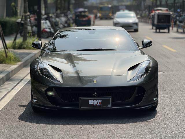 Ferrari 812