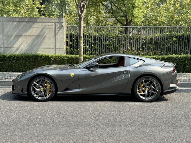 Ferrari 812