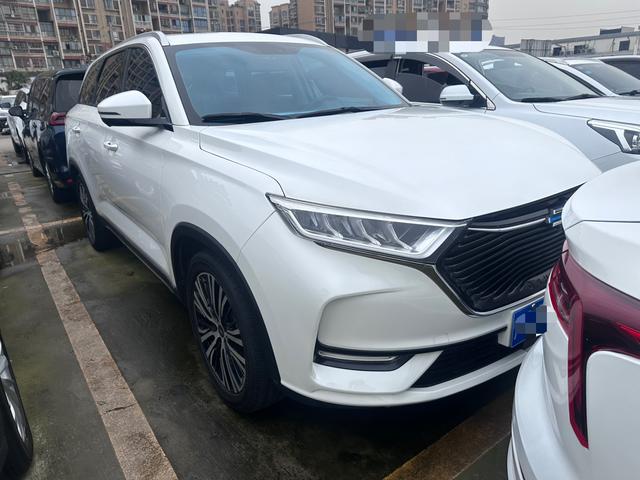 Oshan Changan Auchan X7