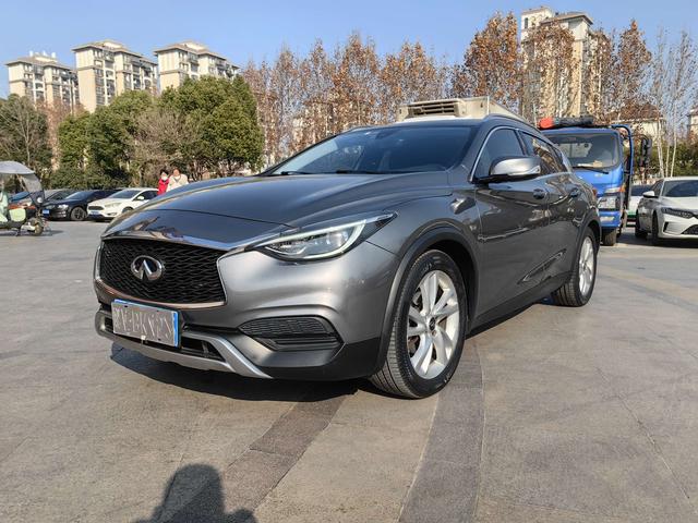 Infiniti QX30