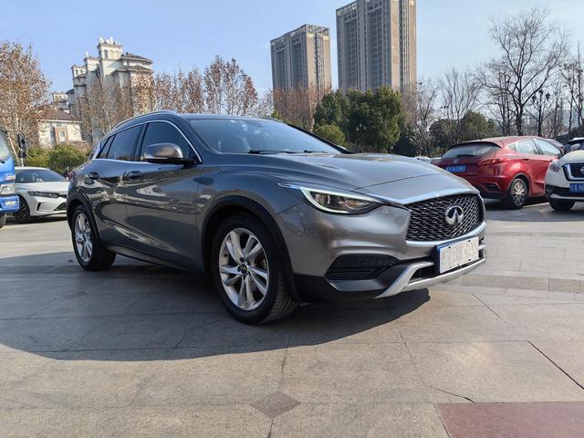 Infiniti QX30