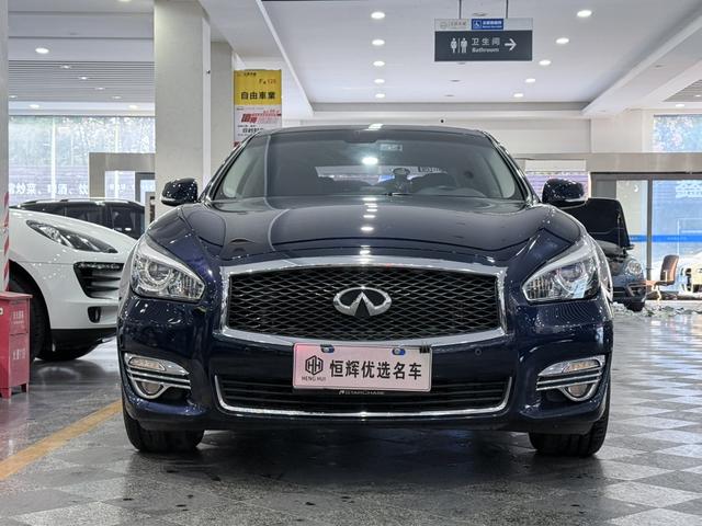 Infiniti Q70