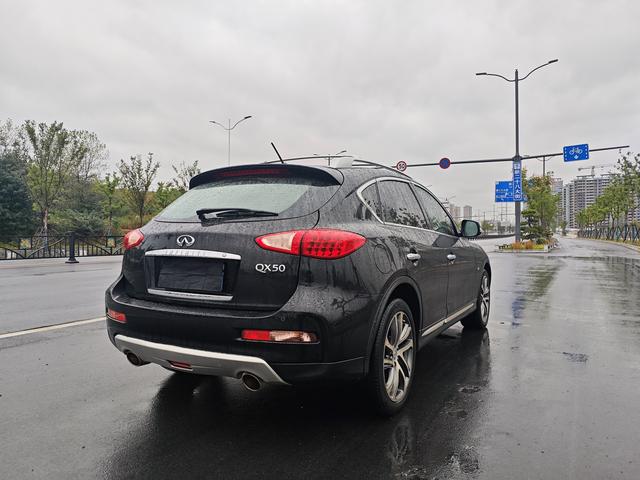 Infiniti QX50