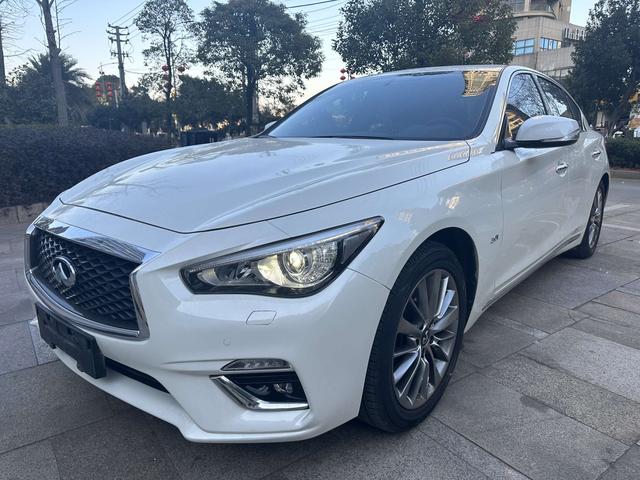 Infiniti Q50L