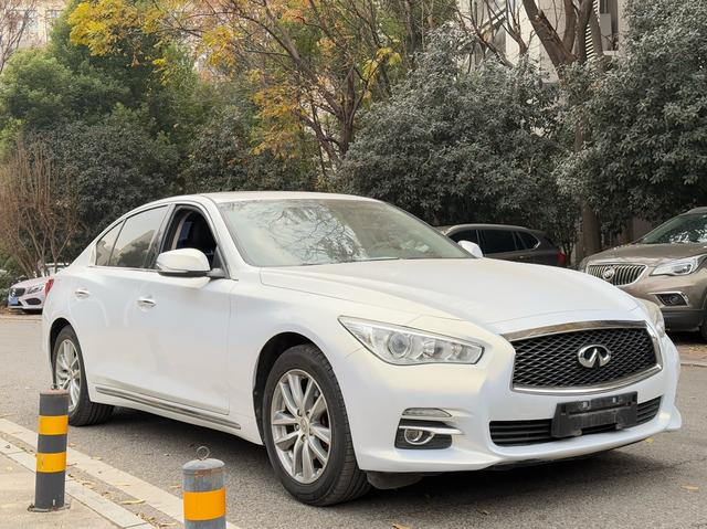 Infiniti Q50L