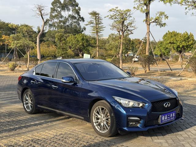 Infiniti Q50L