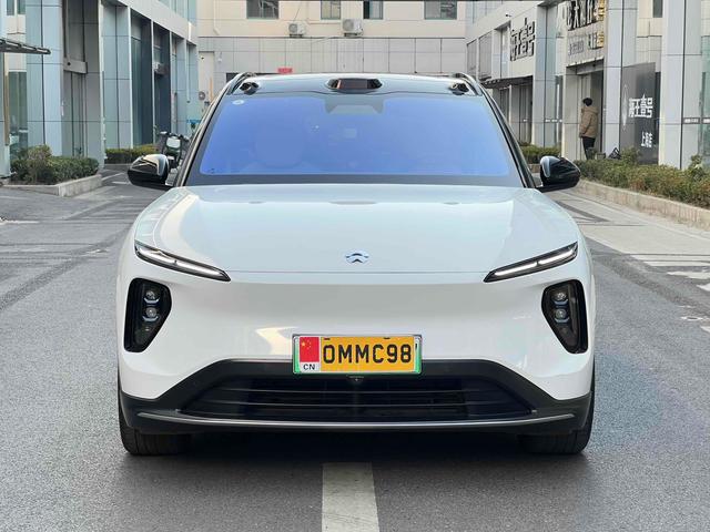 NIO ES6