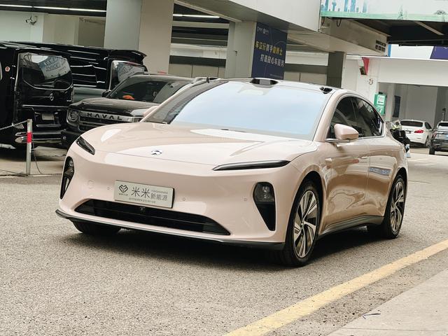 NIO ET5