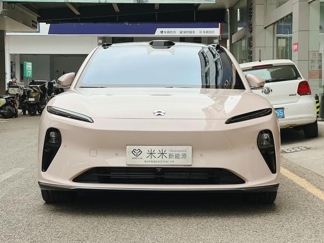 NIO ET5