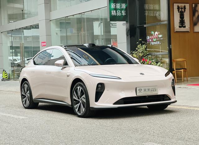 NIO ET5