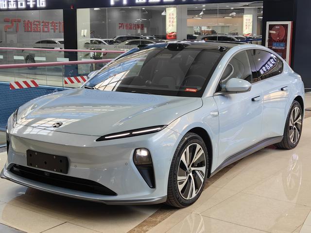 NIO ET5