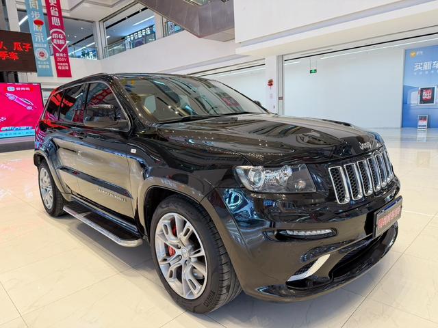 Jeep Grand Cherokee SRT