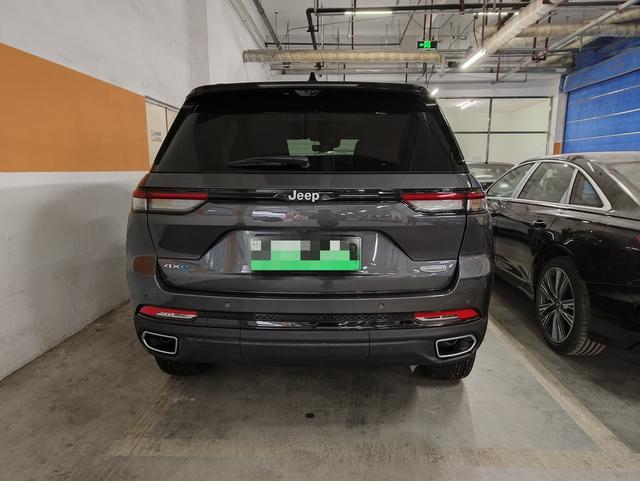 Jeep Grand Cherokee 4xe (imported)