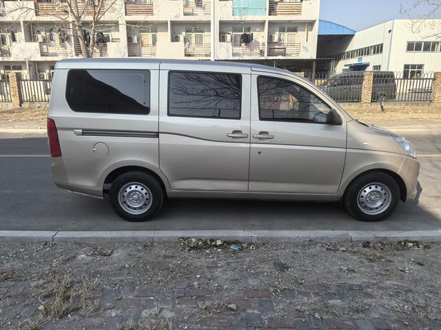 Wuling Rongguang V