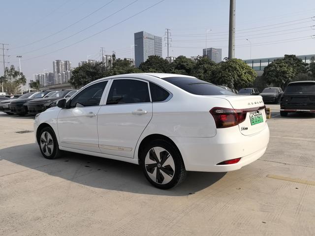 Dongfeng Fengshen E70