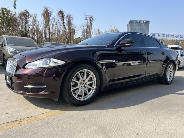 Jaguar XJ