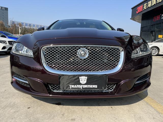 Jaguar XJ