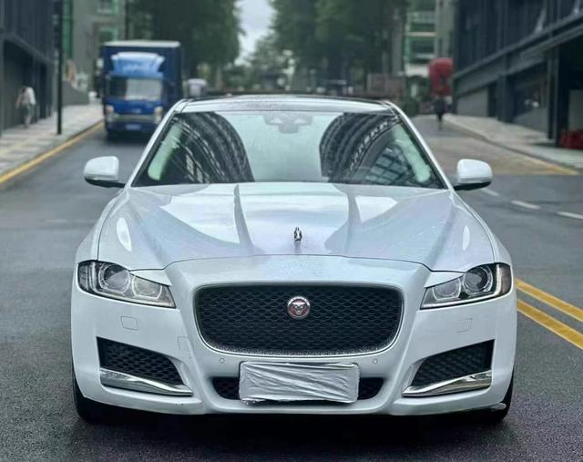 Jaguar XFL