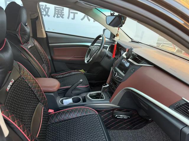 BYD G5