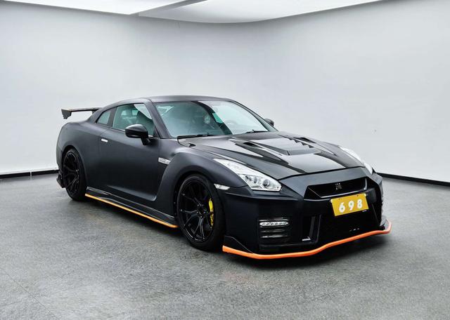 Nissan GT-R