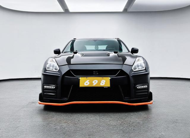 Nissan GT-R