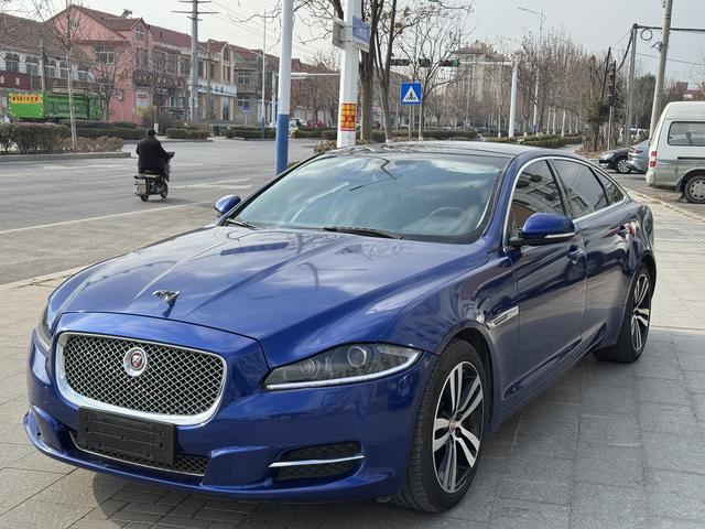 Jaguar XJ