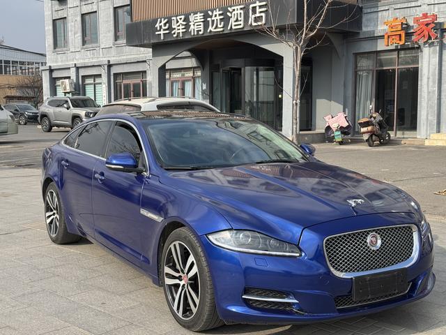 Jaguar XJ