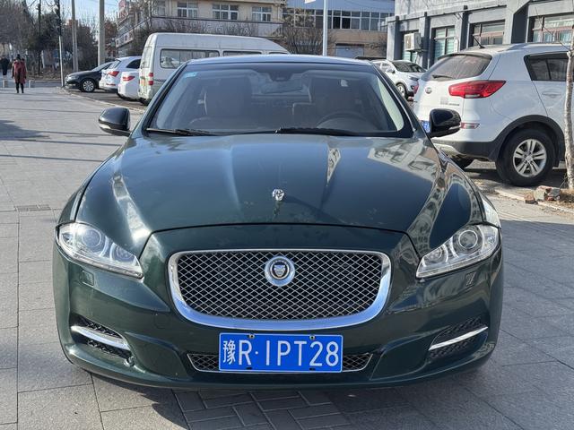 Jaguar XJ