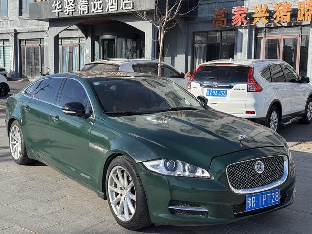 Jaguar XJ