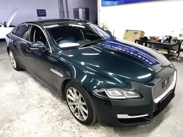 Jaguar XJ