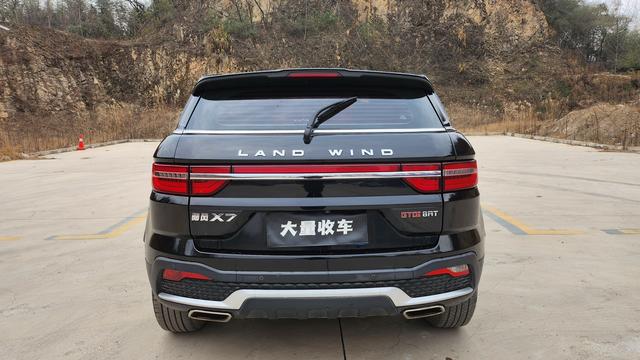 Lu Feng Landwind X7