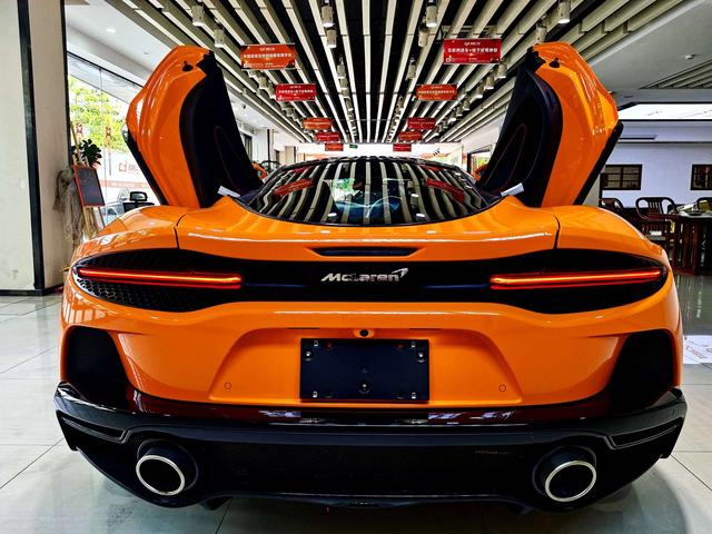 McLaren GT