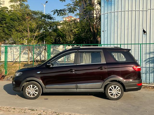 Dongfeng Fengon 370