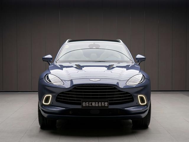 Aston Martin DBX