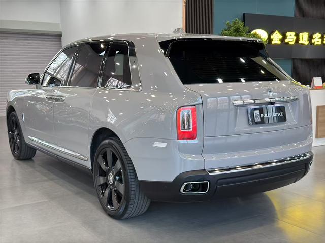 Rolls Royce Cullinan