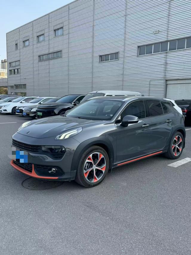 Lynk & Co 02